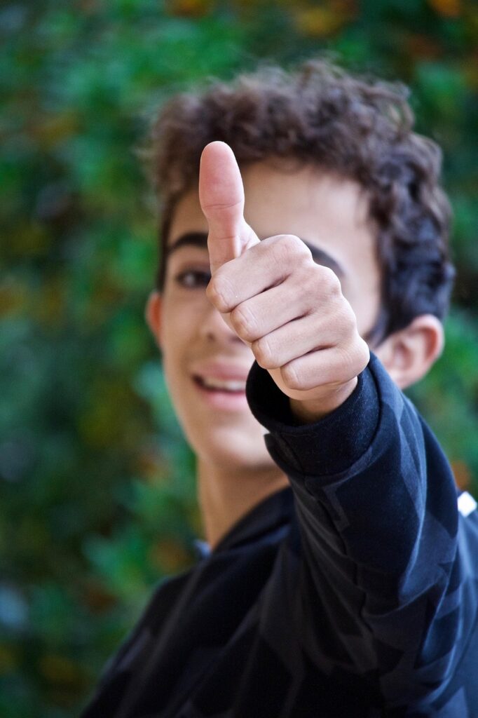 Führerprüfung bestanden boy, smile, thumb up, positive, gesture, approach, to approve, happy, success, sign language, thumb, hand, sign language, sign language, sign language, sign language, sign language